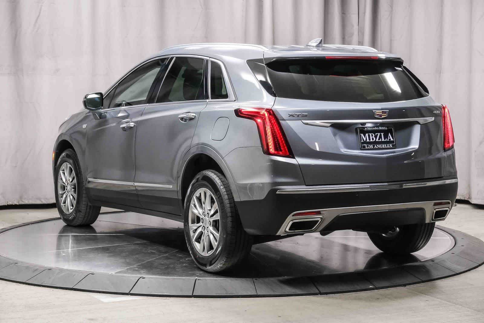 Used 2022 Cadillac XT5 Premium Luxury FWD image 2
