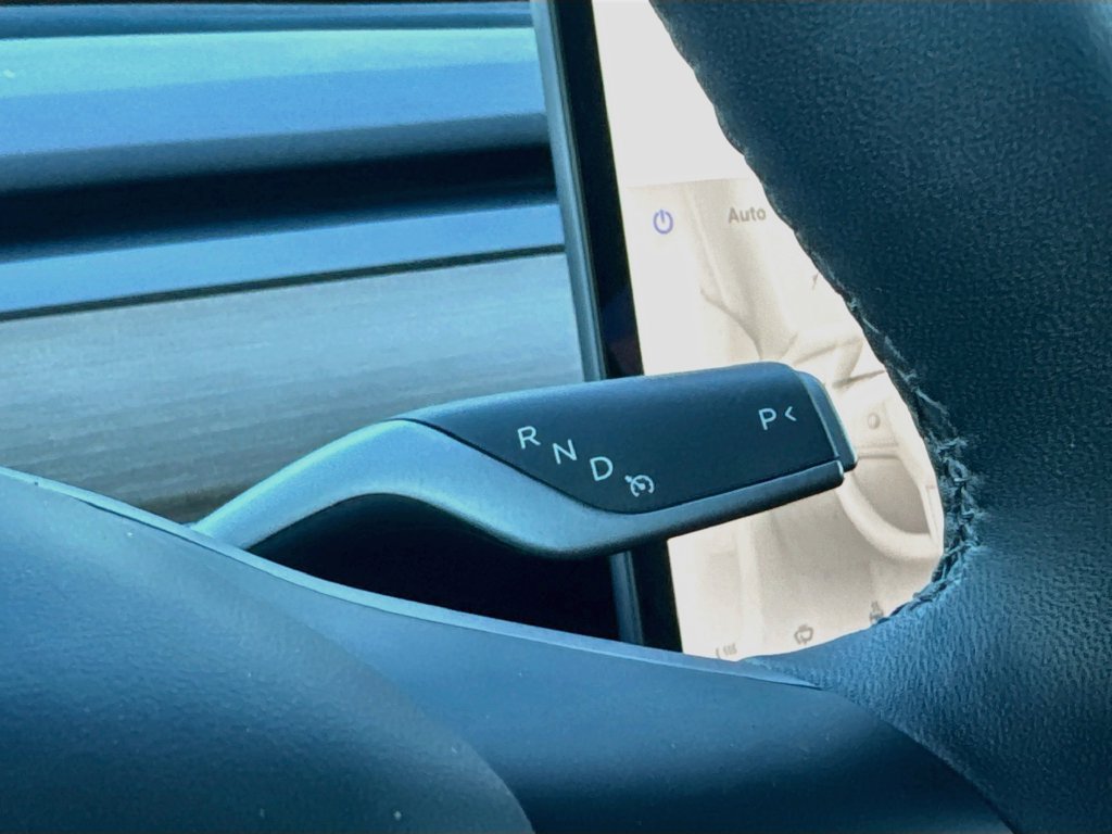 Used 2025 Tesla Model Y Long Range RWD image 16