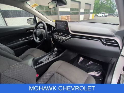 Used 2021 Toyota C-HR LE FWD image 29