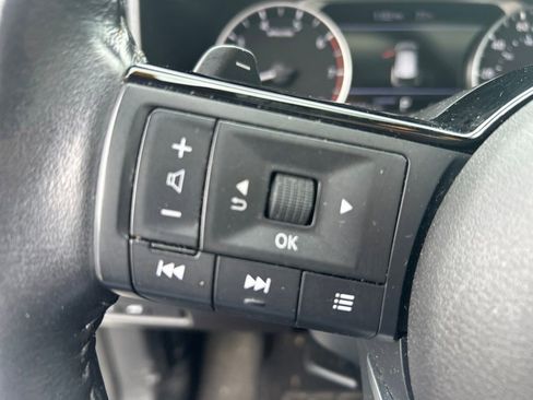 Used 2023 Nissan Rogue SV w/ SV Premium B Package FWD image 19