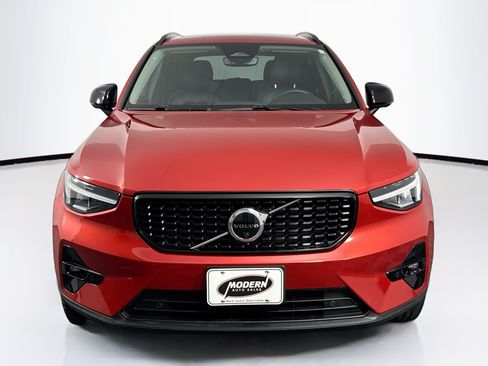 Used 2023 Volvo XC40 B5 Ultimate AWD/4WD image 7