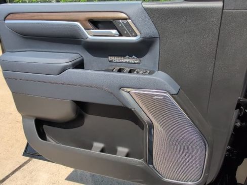 New 2026 Chevrolet Silverado 1500 High Country AWD/4WD image 14