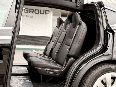 Used 2020 Tesla Model X Long Range image 20