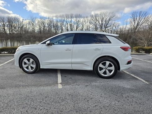 Used 2024 Audi Q4 e-tron Premium Plus w/ Premium Plus image 8