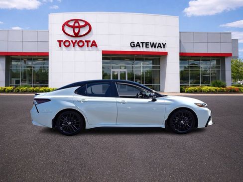 Used 2024 Toyota Camry XSE w/ Navigation Package FWD image 4