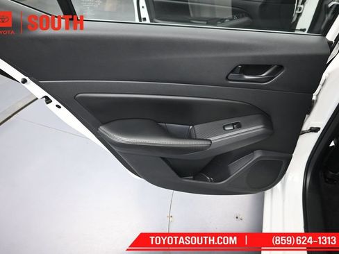Used 2024 Nissan Altima 2.5 SV FWD image 25