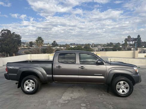 Used 2015 Toyota Tacoma PreRunner image 36