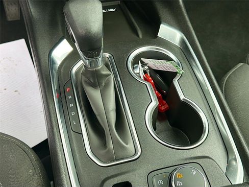 Used 2022 Chevrolet Traverse LT image 17