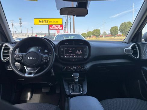 Used 2025 Kia Soul LX w/ LX Technology Package FWD image 31