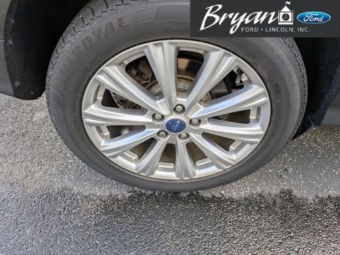 Used 2017 Ford Escape Titanium image 10