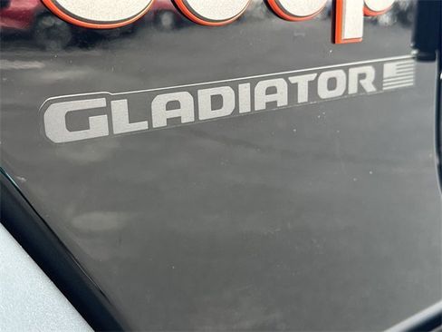 Used 2025 Jeep Gladiator Mojave w/ Convenience Group image 30