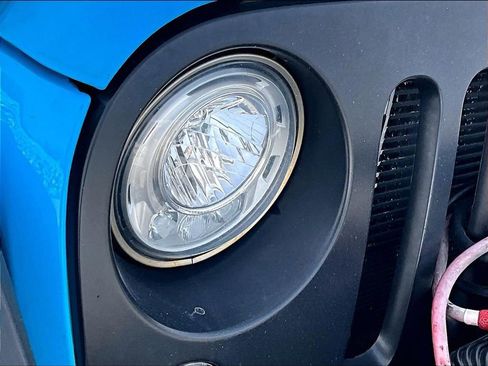 Used 2017 Jeep Wrangler Sport image 25