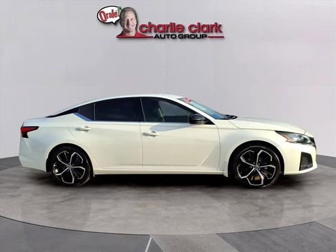 Used 2024 Nissan Altima 2.5 SR image 6