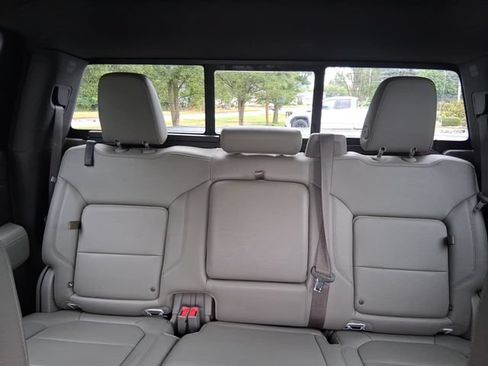 Used 2019 Chevrolet Silverado 1500 RST AWD/4WD image 17