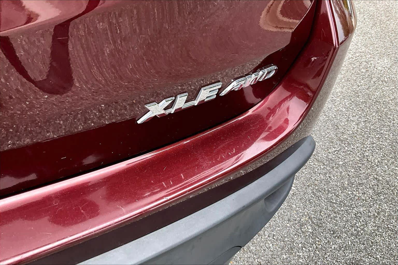 Used 2019 Toyota Highlander XLE AWD/4WD image 10