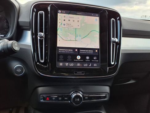 New 2026 Volvo XC40 B5 Ultra w/ Protection Package Premier image 15