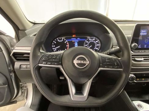 Used 2023 Nissan Altima 2.5 SV image 22
