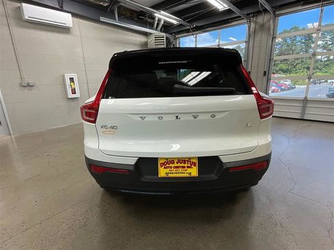 Used 2023 Volvo XC40 Recharge Plus AWD/4WD image 4