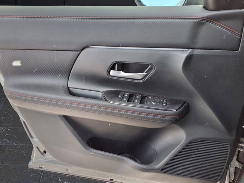 New 2026 Nissan Kicks SR w/ Cold Weather Package image 17