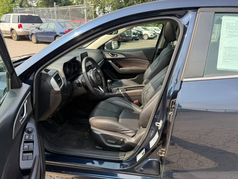 Used 2018 MAZDA MAZDA3 Touring FWD image 25