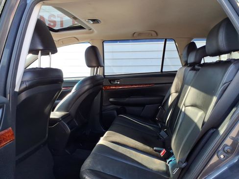 Used 2010 Subaru Outback 3.6R Limited w/ Popular Equipment Group 2A image 9