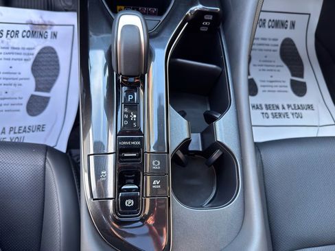 Used 2025 Toyota Crown Signia Limited image 27