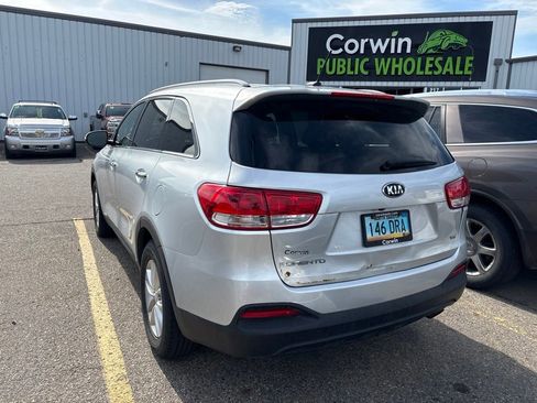 Used 2018 Kia Sorento LX AWD/4WD image 4