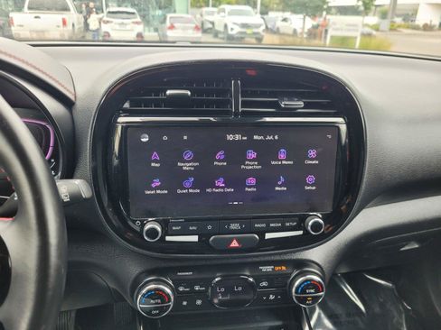 Used 2023 Kia Soul GT-Line FWD image 30