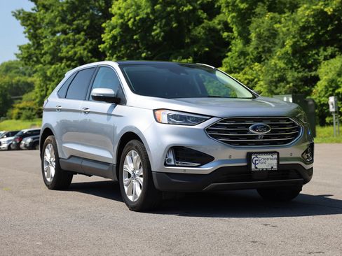 Used 2022 Ford Edge Titanium w/ Equipment Group 301A AWD/4WD image 8
