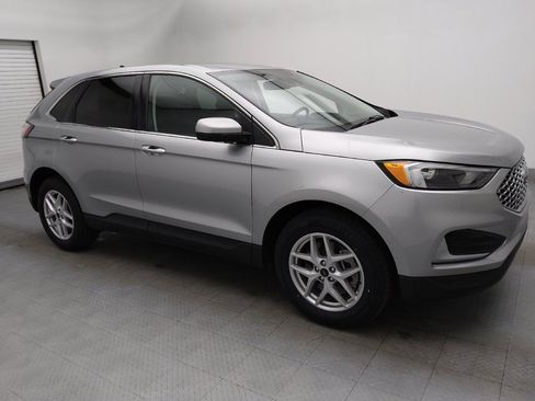 Used 2024 Ford Edge SEL image 11