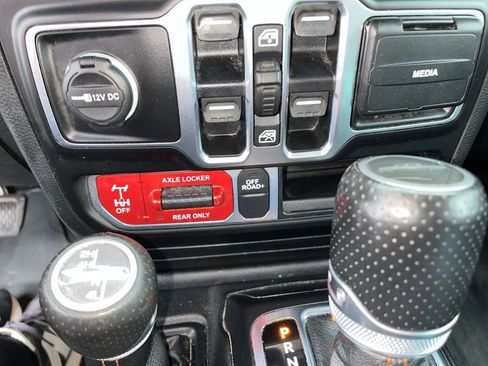 Used 2020 Jeep Gladiator Mojave image 23