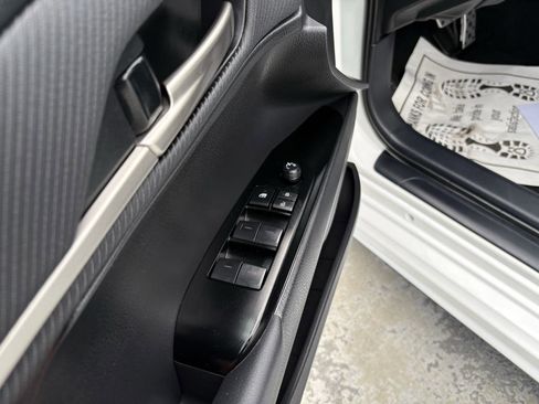 Used 2025 Toyota Camry SE image 24