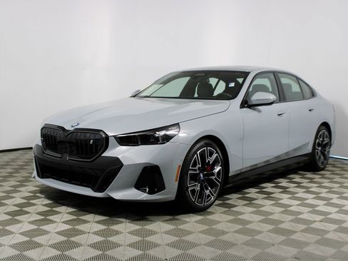 Used 2025 BMW i5 eDrive40i w/ M Sport Package image 3