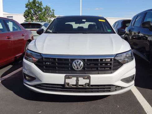 Used 2019 Volkswagen Jetta R-Line FWD image 2