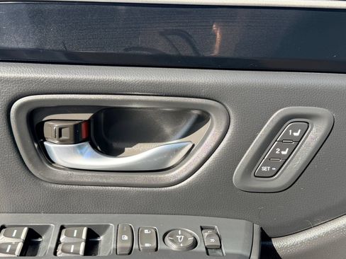 Used 2025 Honda Pilot EX-L image 19