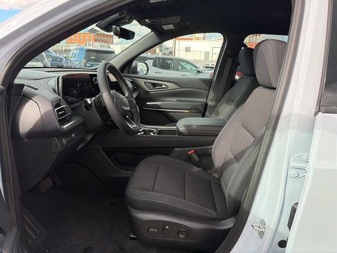 New 2026 Chevrolet Traverse LT image 13