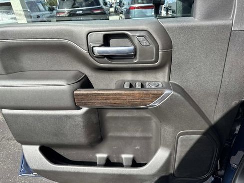 Used 2022 GMC Sierra 3500 SLE w/ SLE Value Package image 8