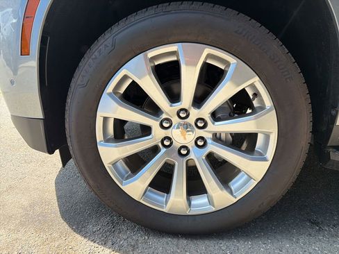 New 2025 Chevrolet Tahoe Premier w/ Sun And Tow Package AWD/4WD image 9