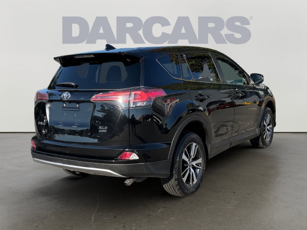 Used 2018 Toyota RAV4 XLE AWD/4WD image 5