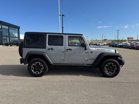Used 2015 Jeep Wrangler Unlimited Rubicon AWD/4WD image 29