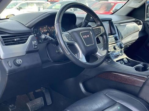 Used 2017 GMC Yukon SLT w/ Premium Edition image 12