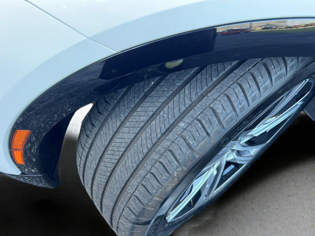 Used 2025 Cadillac Lyriq Luxury RWD image 25