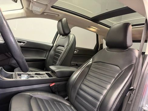 Used 2022 Ford Edge SEL w/ Convenience Package image 17