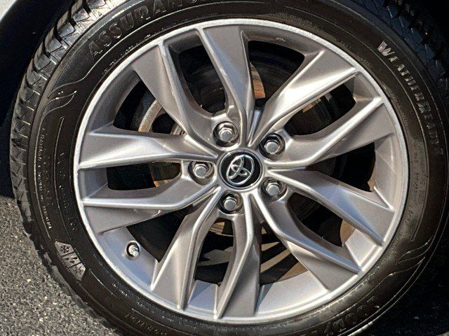 Used 2019 Toyota Avalon XLE w/ Moonroof Package FWD image 6