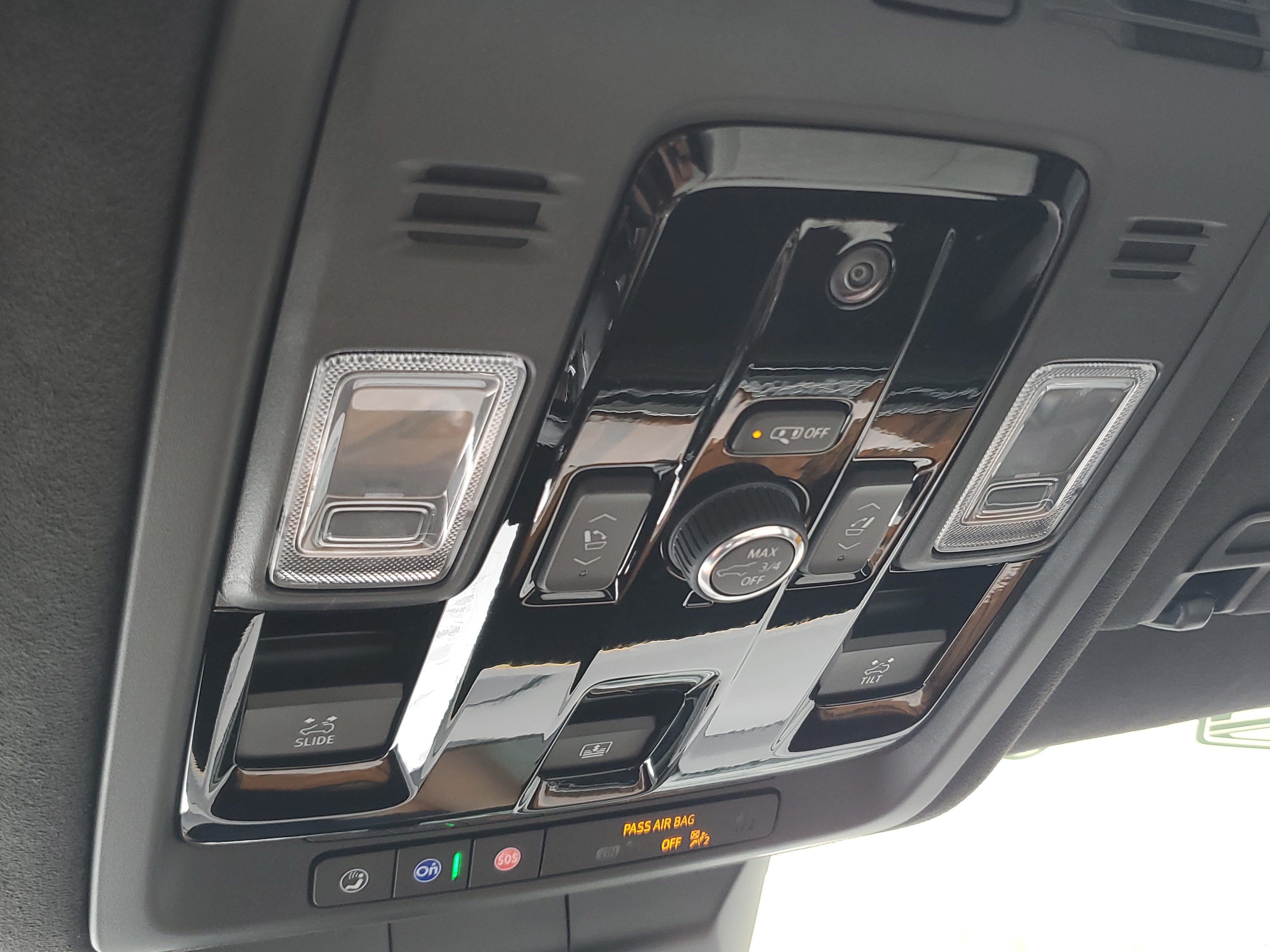 Used 2025 Cadillac Escalade ESV Sport Platinum w/ LPO, Floor Liner Package AWD/4WD image 35