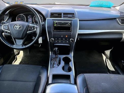 Used 2016 Toyota Camry SE FWD image 7