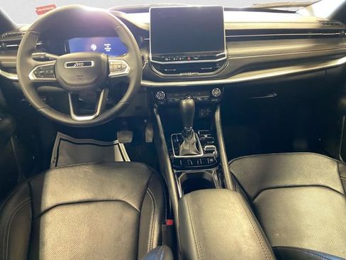 Used 2024 Jeep Compass Limited w/ High Altitude Package image 11