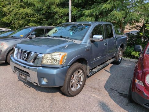 Used 2012 Nissan Titan SL w/ Heavy Metal Edition Pkg AWD/4WD image 3