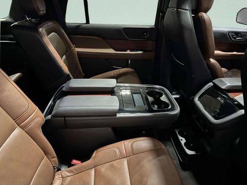 Used 2022 Lincoln Navigator Reserve image 28