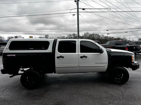 Used 2010 Chevrolet Silverado 1500 LT AWD/4WD image 4